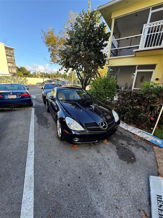 For Sale: $215,000 (1 beds, 1 baths, 825 Square Feet)