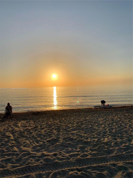 For Sale: $215,000 (1 beds, 1 baths, 825 Square Feet)