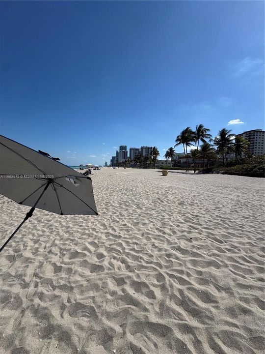 For Sale: $215,000 (1 beds, 1 baths, 825 Square Feet)