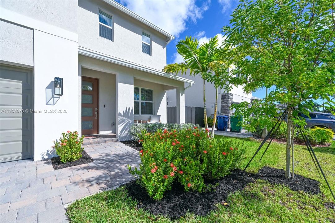 For Sale: $699,200 (4 beds, 2 baths, 2544 Square Feet)