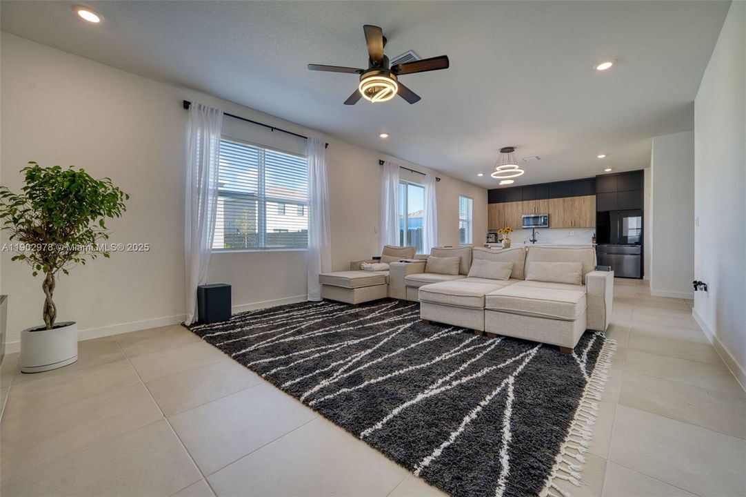 For Sale: $699,200 (4 beds, 2 baths, 2544 Square Feet)