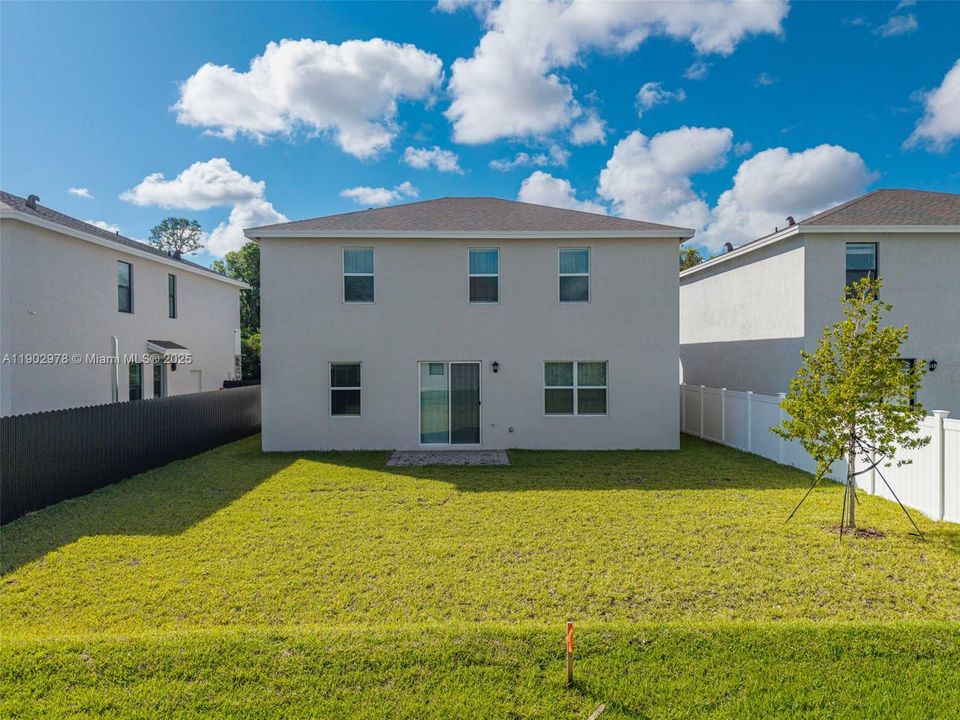 For Sale: $699,200 (4 beds, 2 baths, 2544 Square Feet)