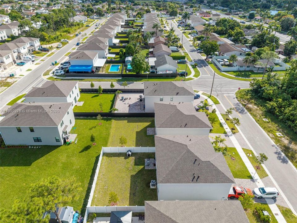 For Sale: $699,200 (4 beds, 2 baths, 2544 Square Feet)