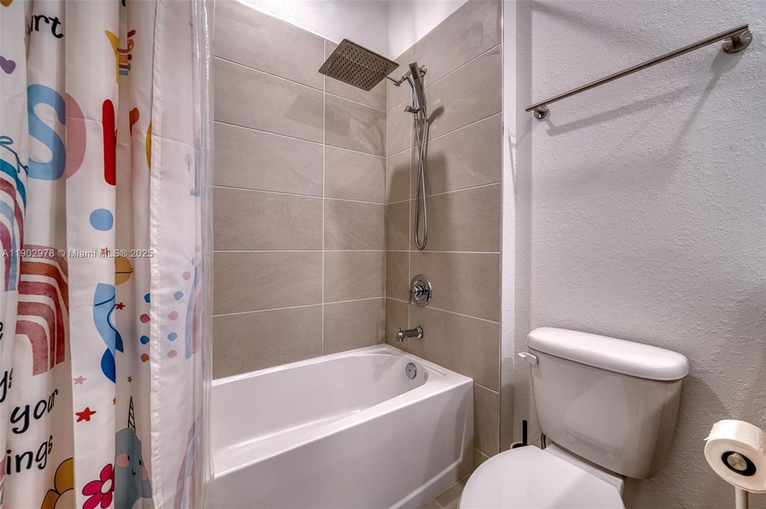 For Sale: $699,200 (4 beds, 2 baths, 2544 Square Feet)