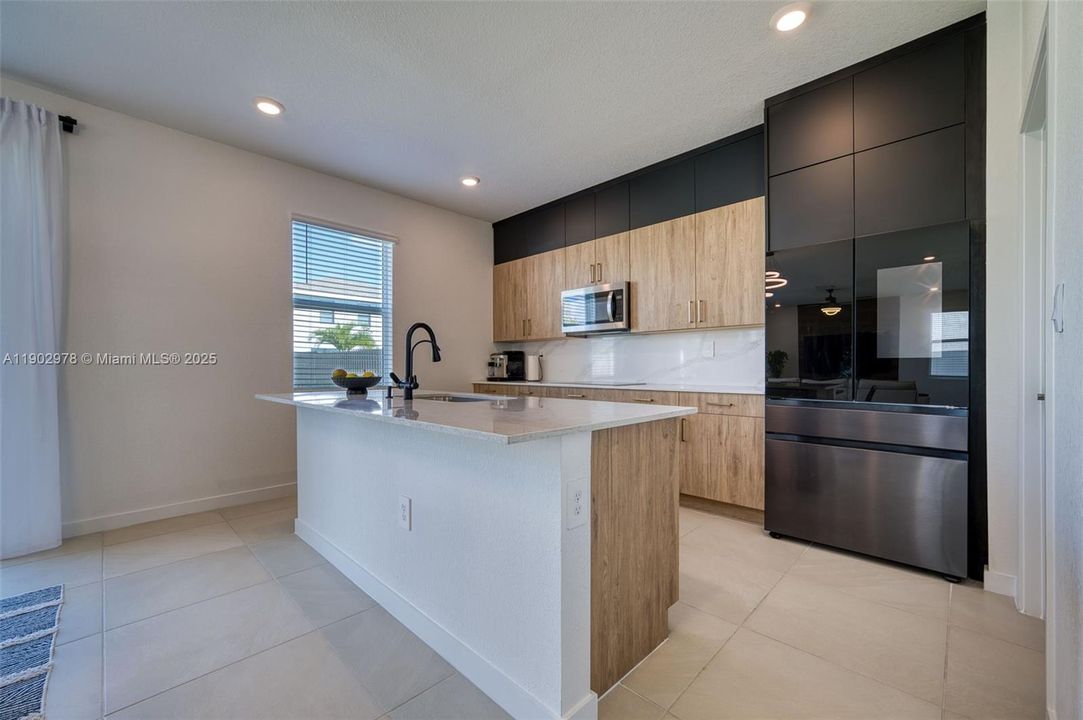 For Sale: $699,200 (4 beds, 2 baths, 2544 Square Feet)