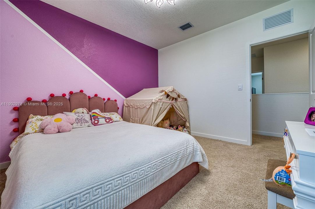 For Sale: $699,200 (4 beds, 2 baths, 2544 Square Feet)