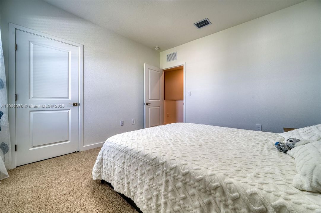 For Sale: $699,200 (4 beds, 2 baths, 2544 Square Feet)