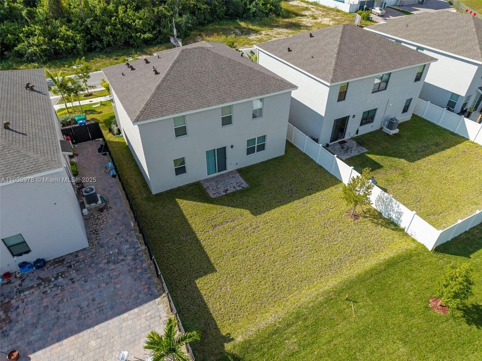 For Sale: $699,200 (4 beds, 2 baths, 2544 Square Feet)