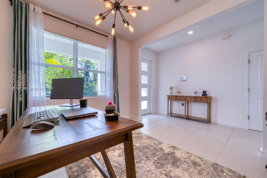 For Sale: $699,200 (4 beds, 2 baths, 2544 Square Feet)