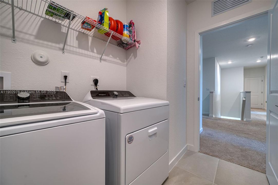 For Sale: $699,200 (4 beds, 2 baths, 2544 Square Feet)