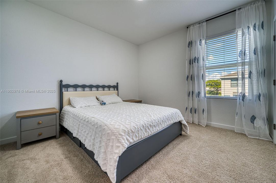 For Sale: $699,200 (4 beds, 2 baths, 2544 Square Feet)