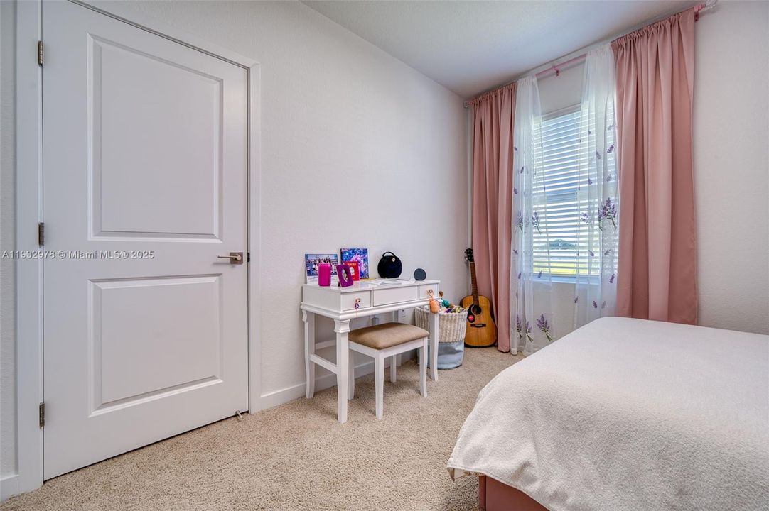 For Sale: $699,200 (4 beds, 2 baths, 2544 Square Feet)