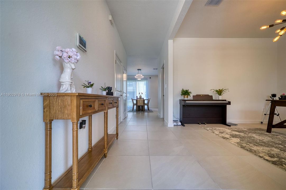 For Sale: $699,200 (4 beds, 2 baths, 2544 Square Feet)