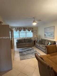 For Rent: $1,600 (1 beds, 1 baths, 732 Square Feet)