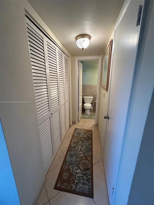 For Rent: $1,600 (1 beds, 1 baths, 732 Square Feet)