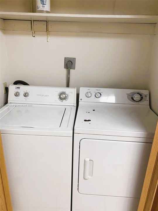 В аренду: $1,900 (2 спален, 2 ванн, 970 Квадратных фут)