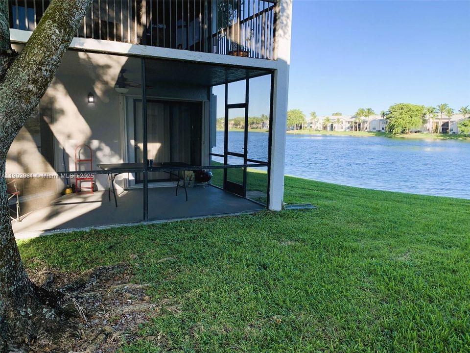 В аренду: $1,900 (2 спален, 2 ванн, 970 Квадратных фут)