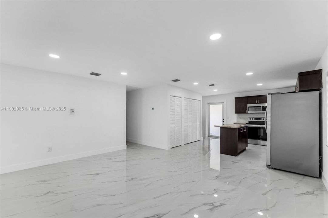 Active With Contract: $3,250 (4 beds, 2 baths, 1288 Square Feet)