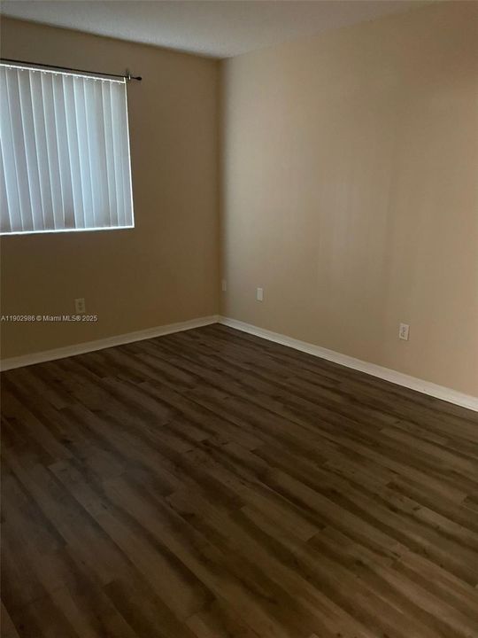 For Rent: $1,850 (1 beds, 1 baths, 823 Square Feet)