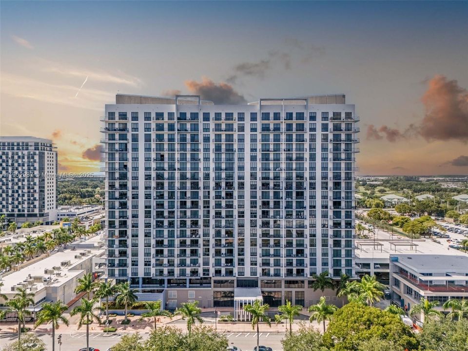 Recently Rented: $4,500 (2 beds, 2 baths, 1032 Square Feet)