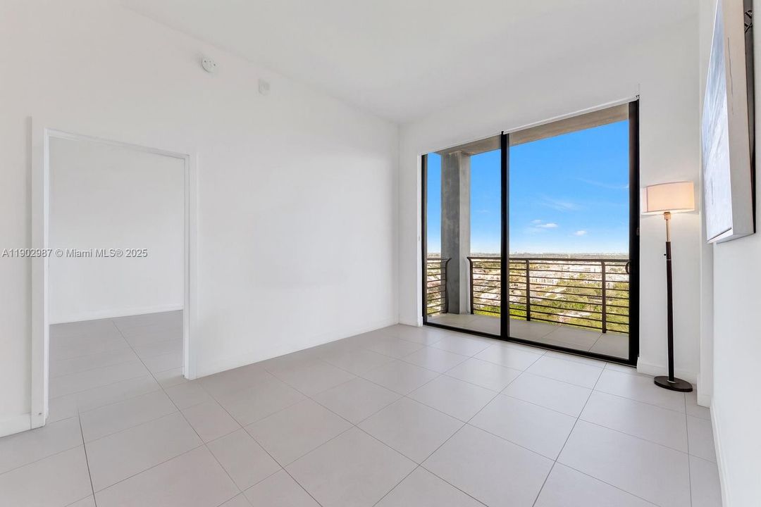 Recently Rented: $4,500 (2 beds, 2 baths, 1032 Square Feet)