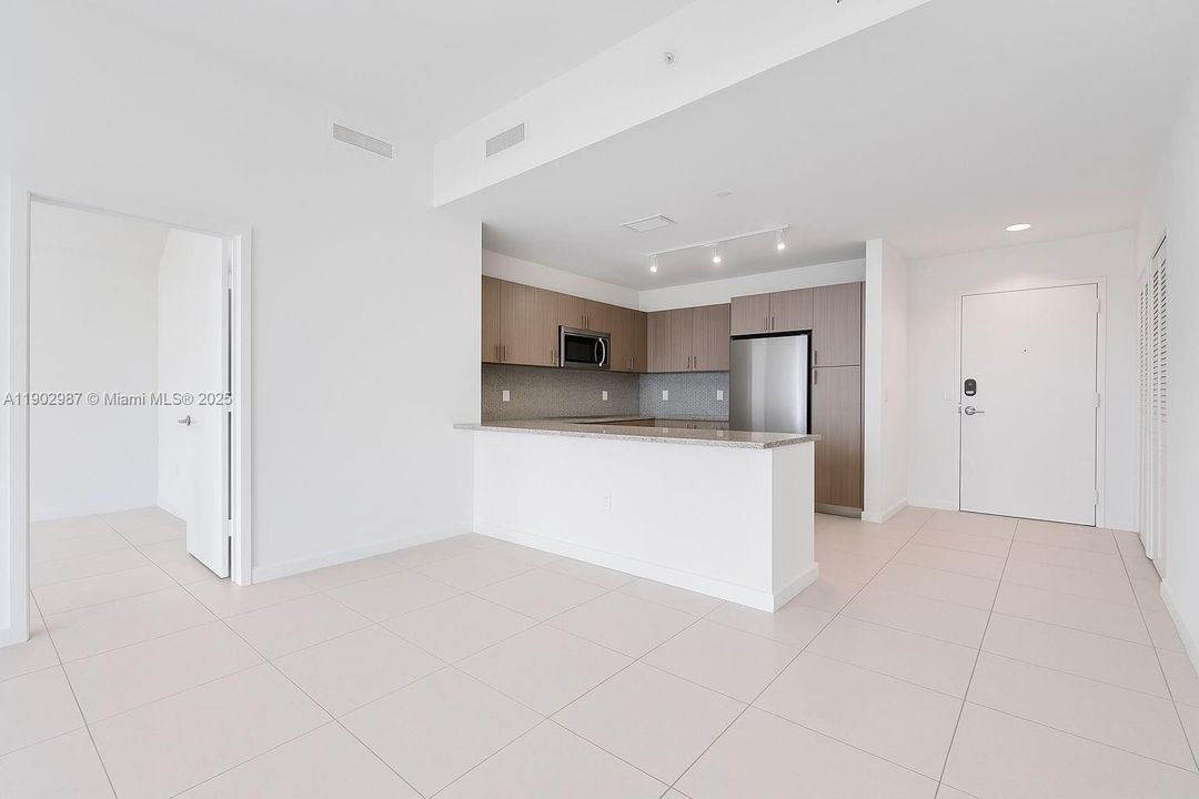 Recently Rented: $4,500 (2 beds, 2 baths, 1032 Square Feet)