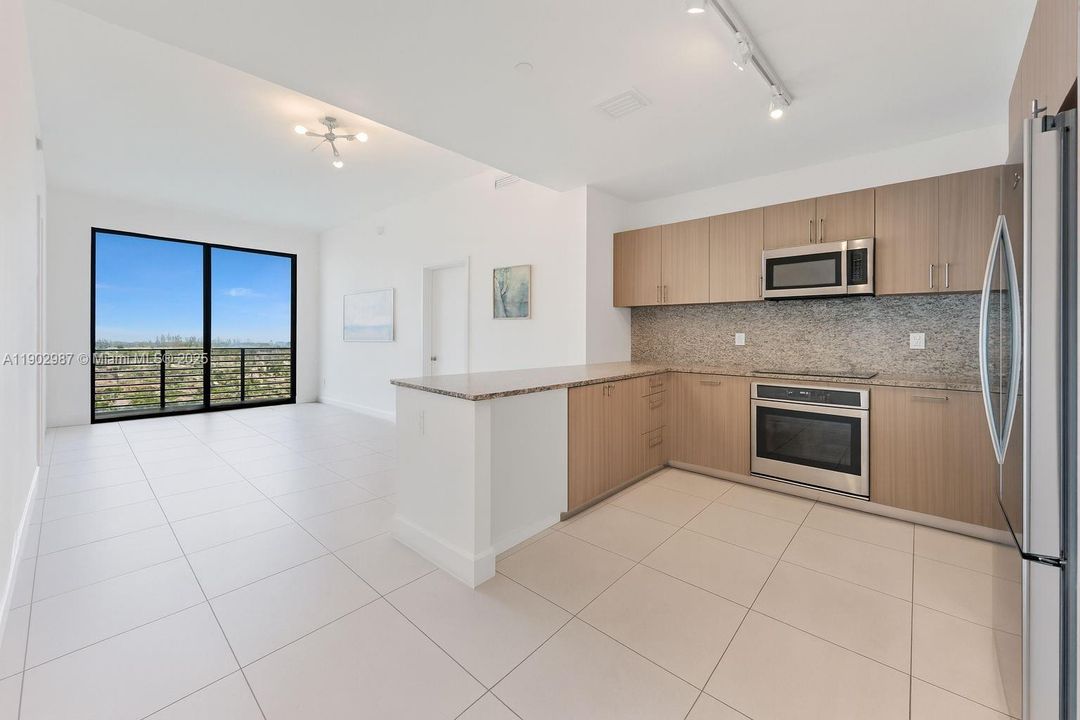 Recently Rented: $4,500 (2 beds, 2 baths, 1032 Square Feet)