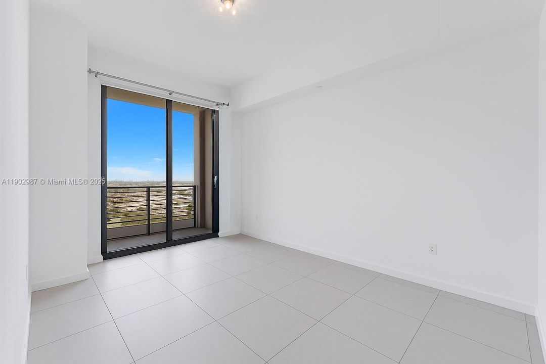 Recently Rented: $4,500 (2 beds, 2 baths, 1032 Square Feet)