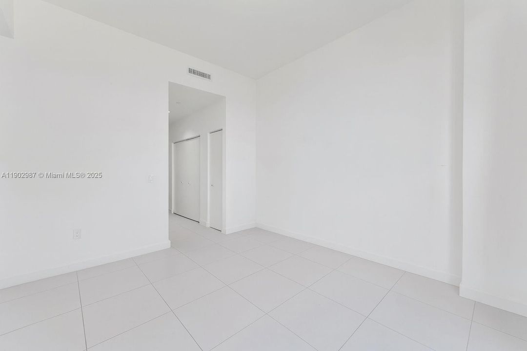 Recently Rented: $4,500 (2 beds, 2 baths, 1032 Square Feet)