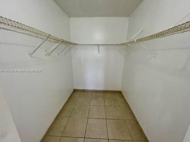 For Rent: $1,900 (2 beds, 2 baths, 980 Square Feet)