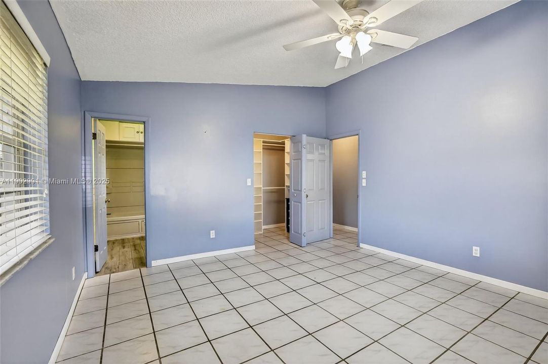 En Venta: $990,000 (3 camas, 2 baños, 1542 Pies cuadrados)