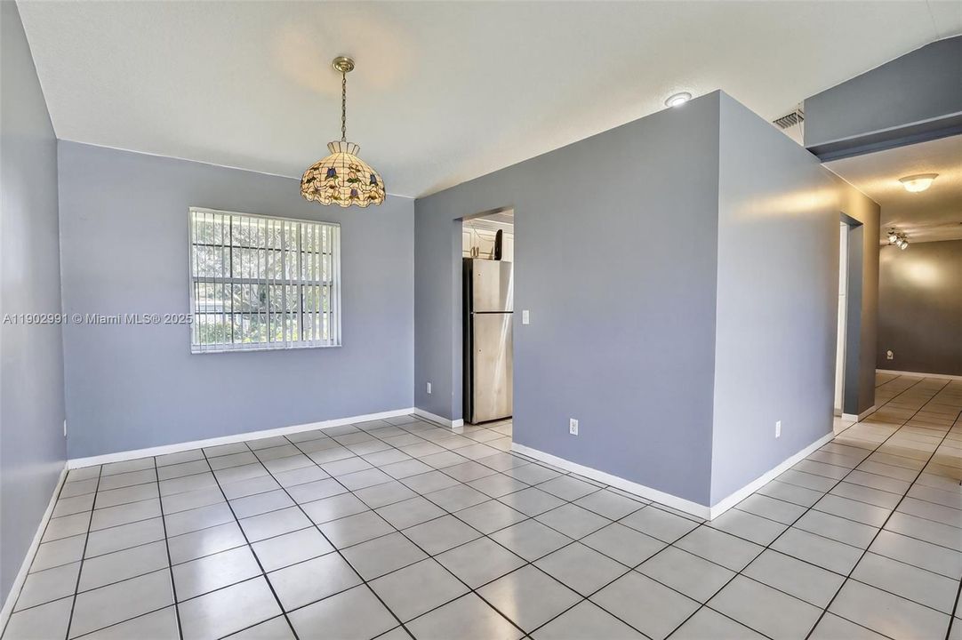 En Venta: $990,000 (3 camas, 2 baños, 1542 Pies cuadrados)