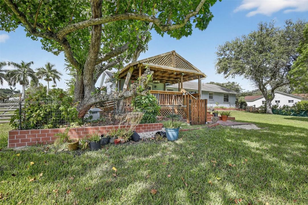 En Venta: $990,000 (3 camas, 2 baños, 1542 Pies cuadrados)