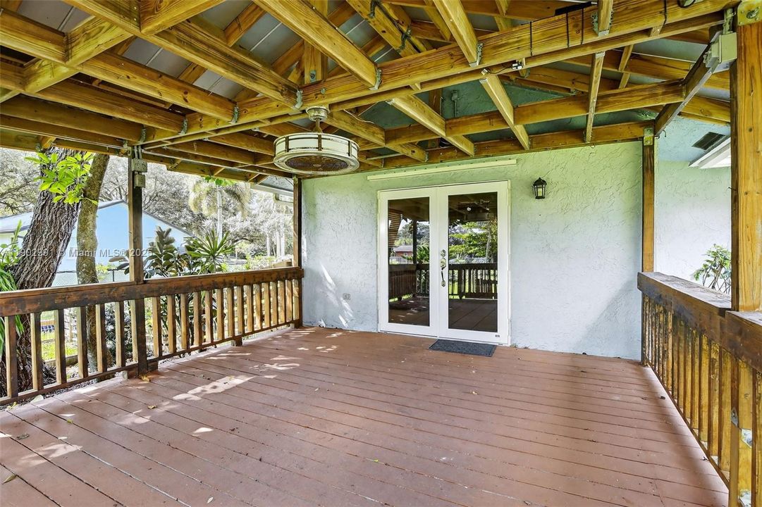 En Venta: $990,000 (3 camas, 2 baños, 1542 Pies cuadrados)