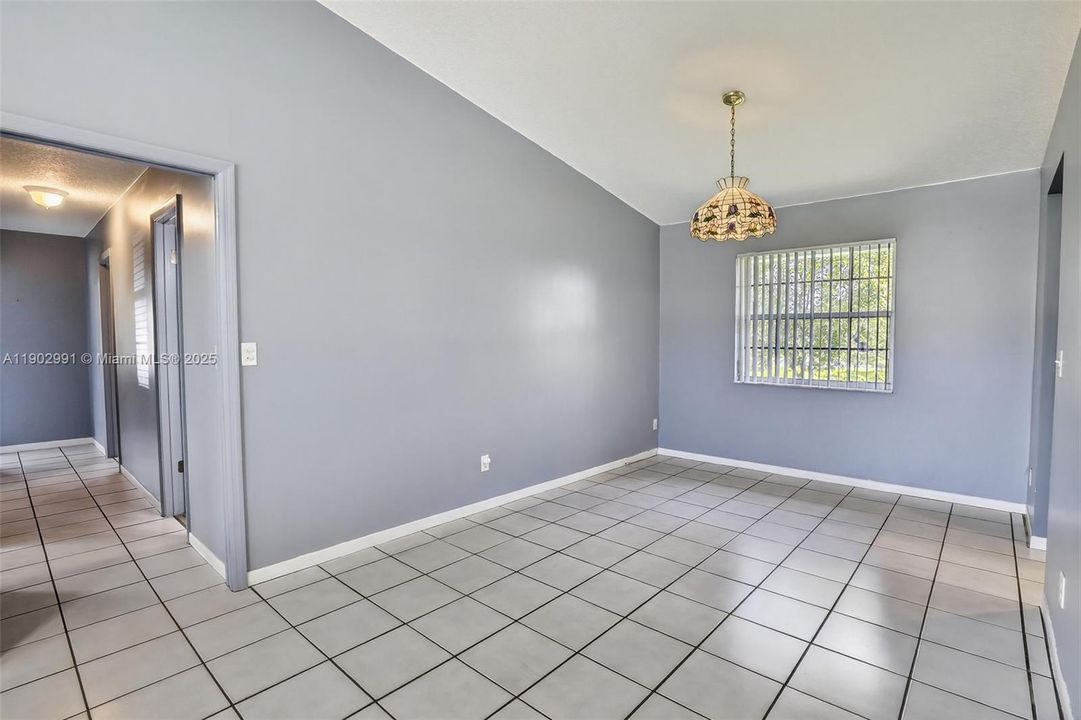 En Venta: $990,000 (3 camas, 2 baños, 1542 Pies cuadrados)