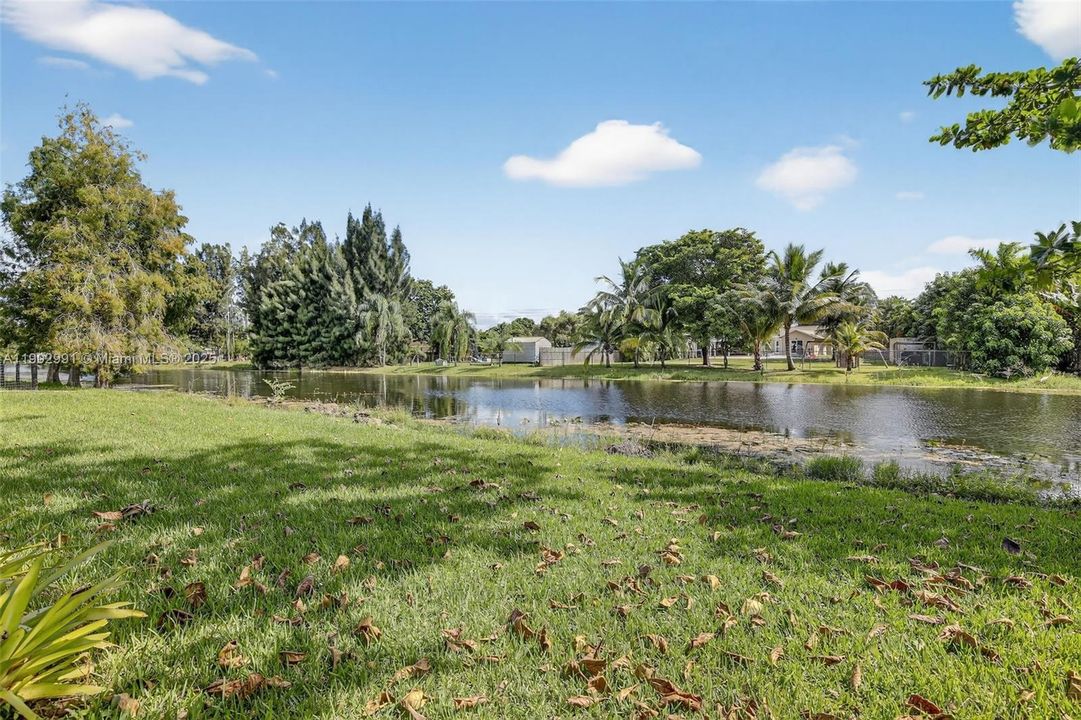 En Venta: $990,000 (3 camas, 2 baños, 1542 Pies cuadrados)