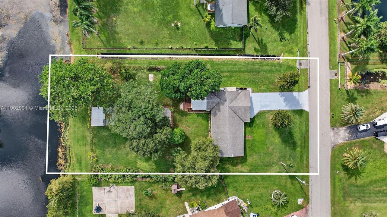 En Venta: $990,000 (3 camas, 2 baños, 1542 Pies cuadrados)