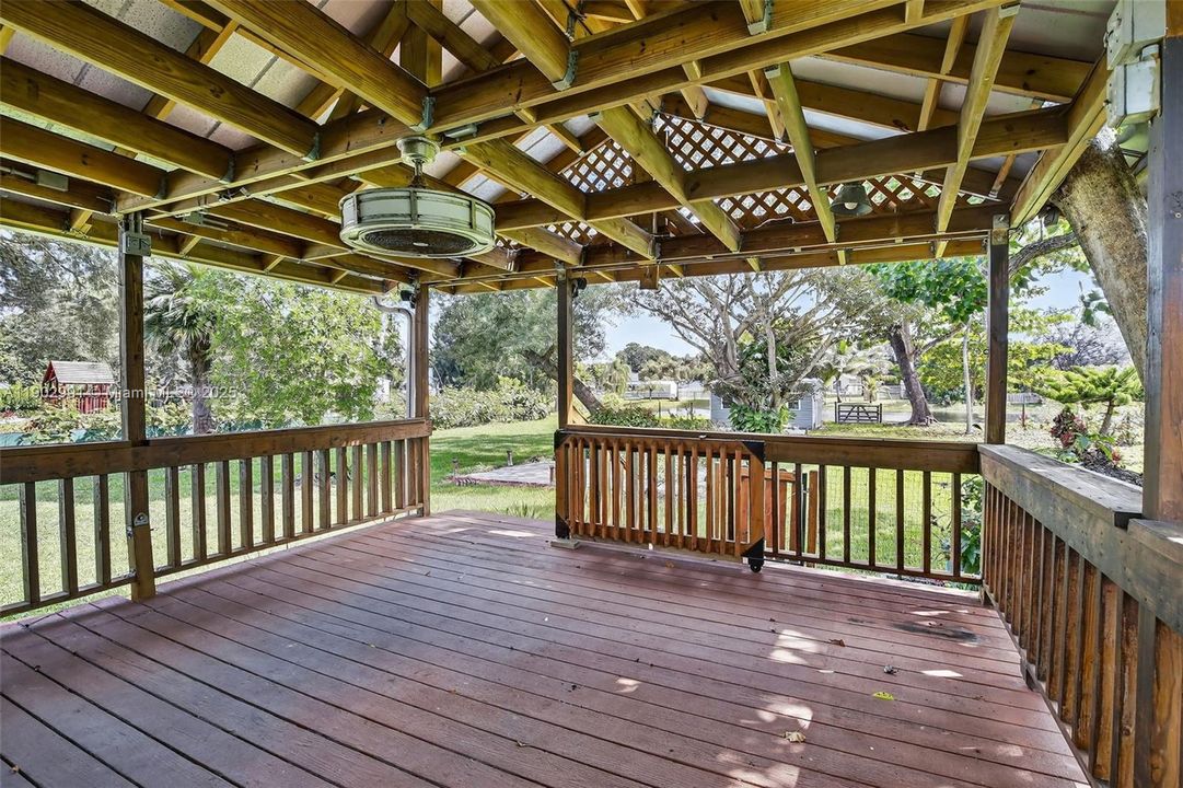 En Venta: $990,000 (3 camas, 2 baños, 1542 Pies cuadrados)