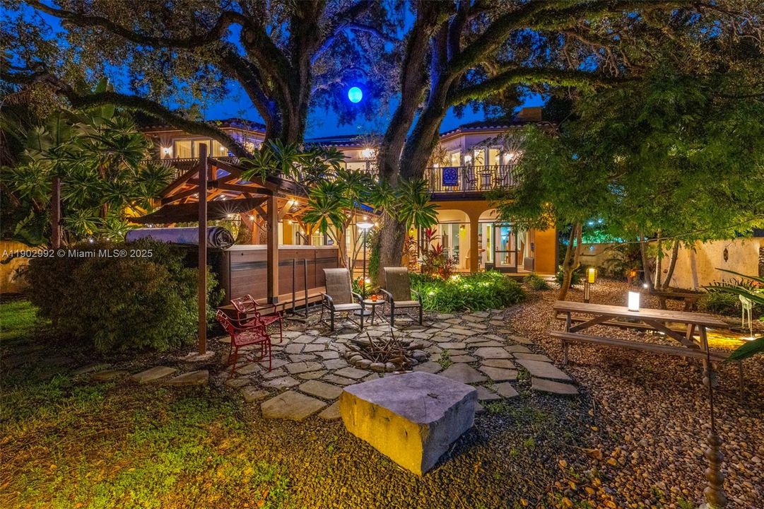 For Sale: $3,125,000 (4 beds, 5 baths, 3771 Square Feet)