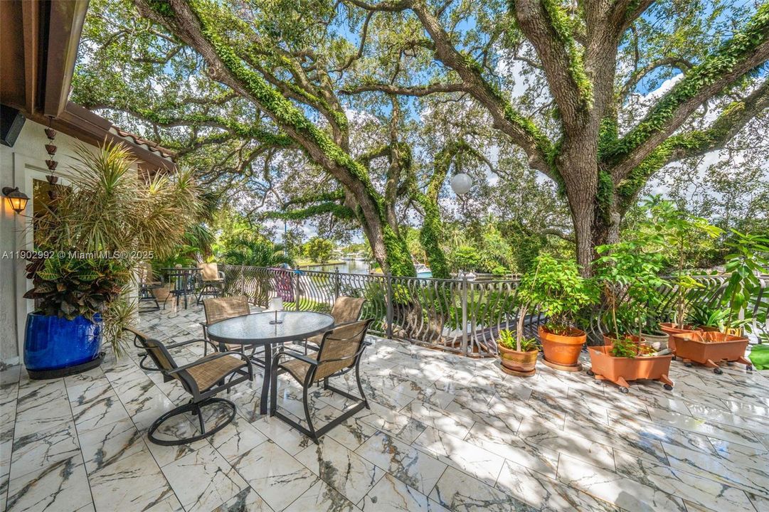 For Sale: $3,125,000 (4 beds, 5 baths, 3771 Square Feet)