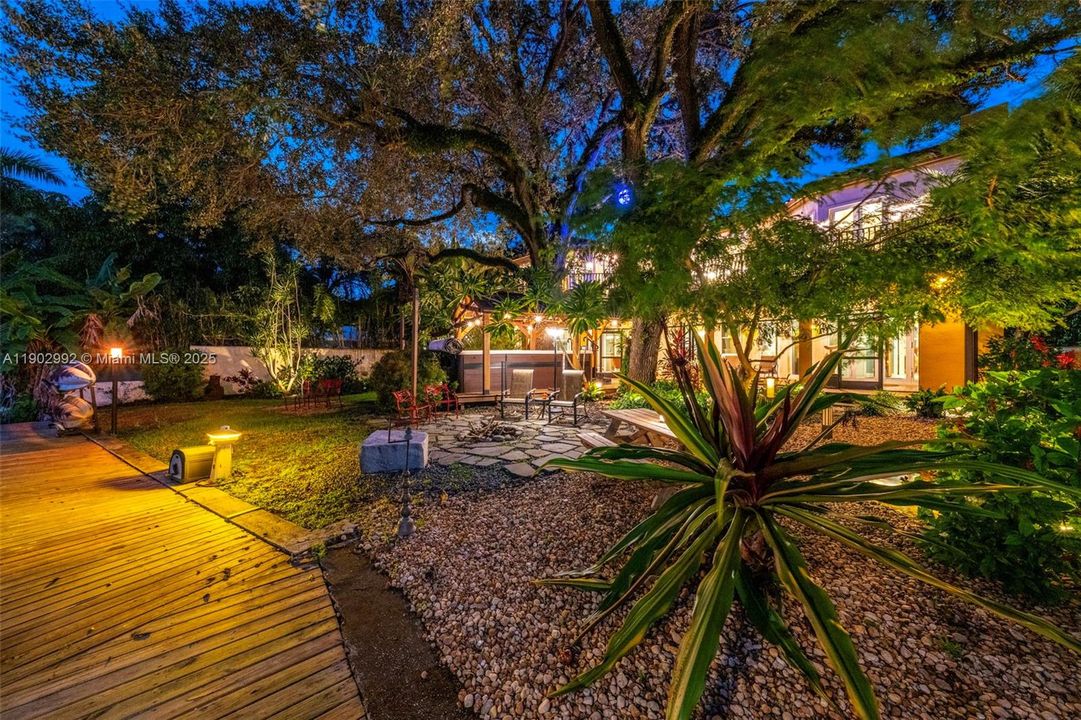 For Sale: $3,125,000 (4 beds, 5 baths, 3771 Square Feet)