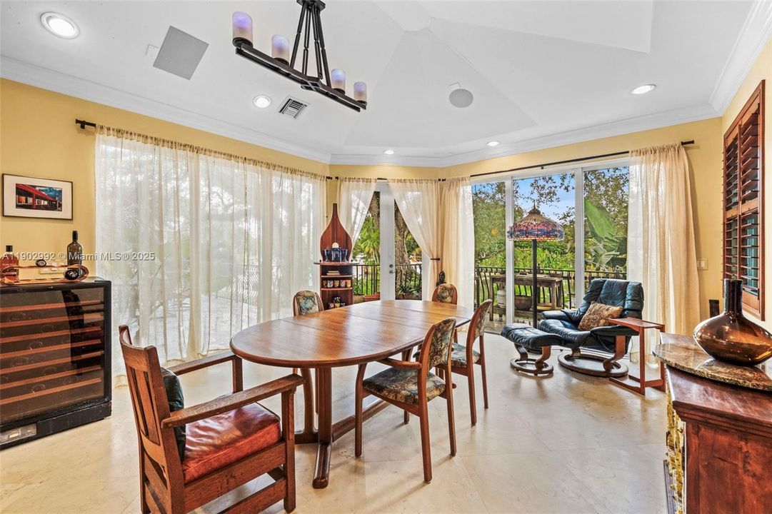 For Sale: $3,125,000 (4 beds, 5 baths, 3771 Square Feet)