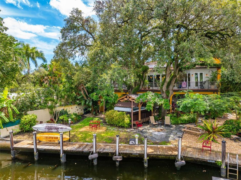 For Sale: $3,125,000 (4 beds, 5 baths, 3771 Square Feet)