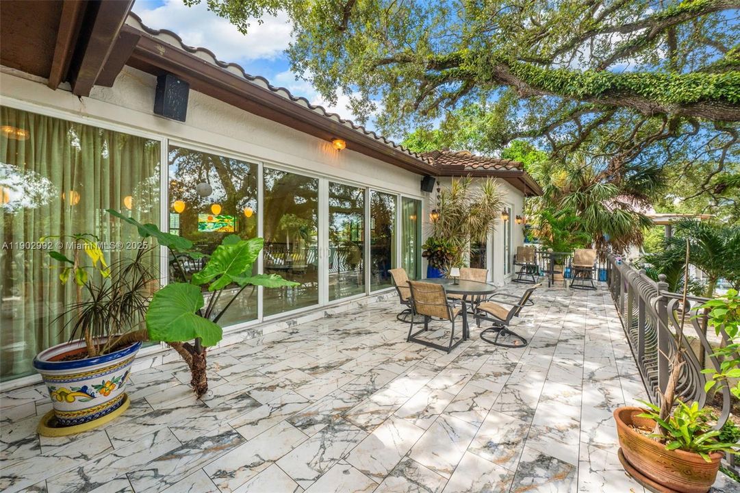 For Sale: $3,125,000 (4 beds, 5 baths, 3771 Square Feet)