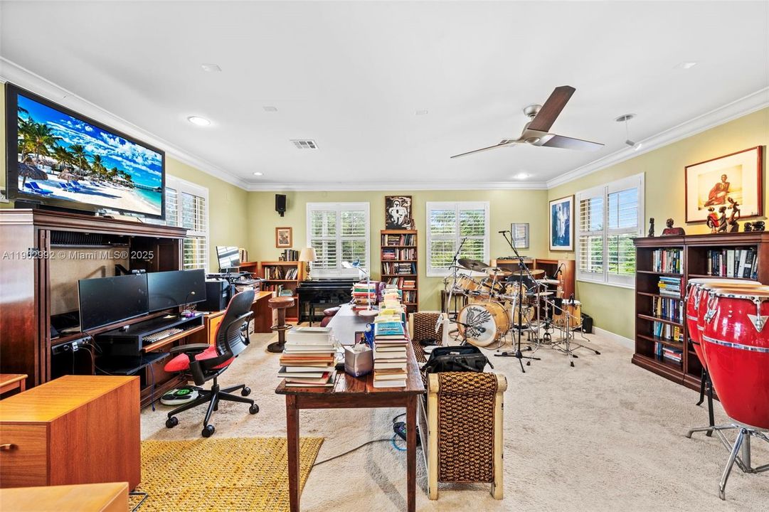 For Sale: $3,125,000 (4 beds, 5 baths, 3771 Square Feet)