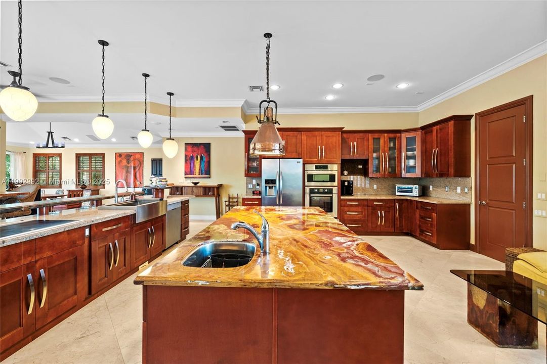 For Sale: $3,125,000 (4 beds, 5 baths, 3771 Square Feet)