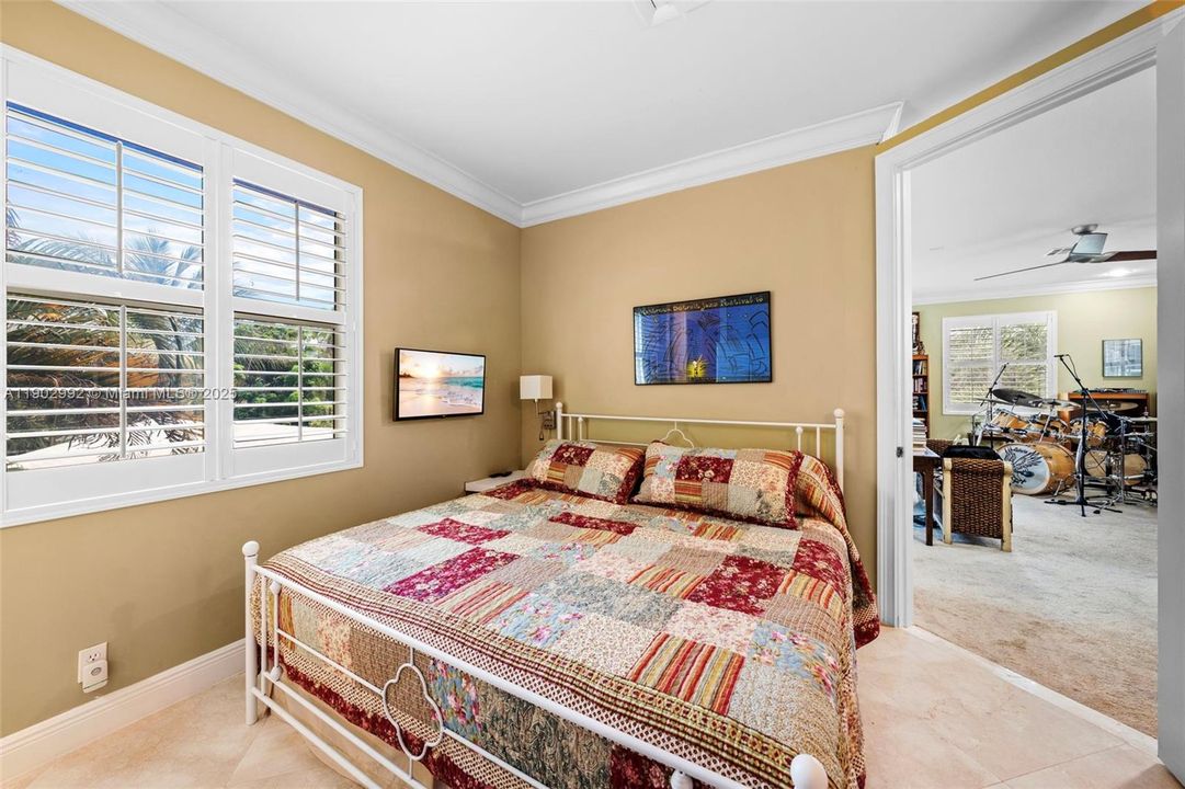 For Sale: $3,125,000 (4 beds, 5 baths, 3771 Square Feet)