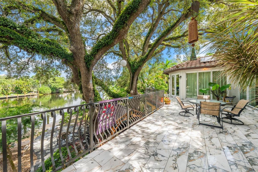 For Sale: $3,125,000 (4 beds, 5 baths, 3771 Square Feet)