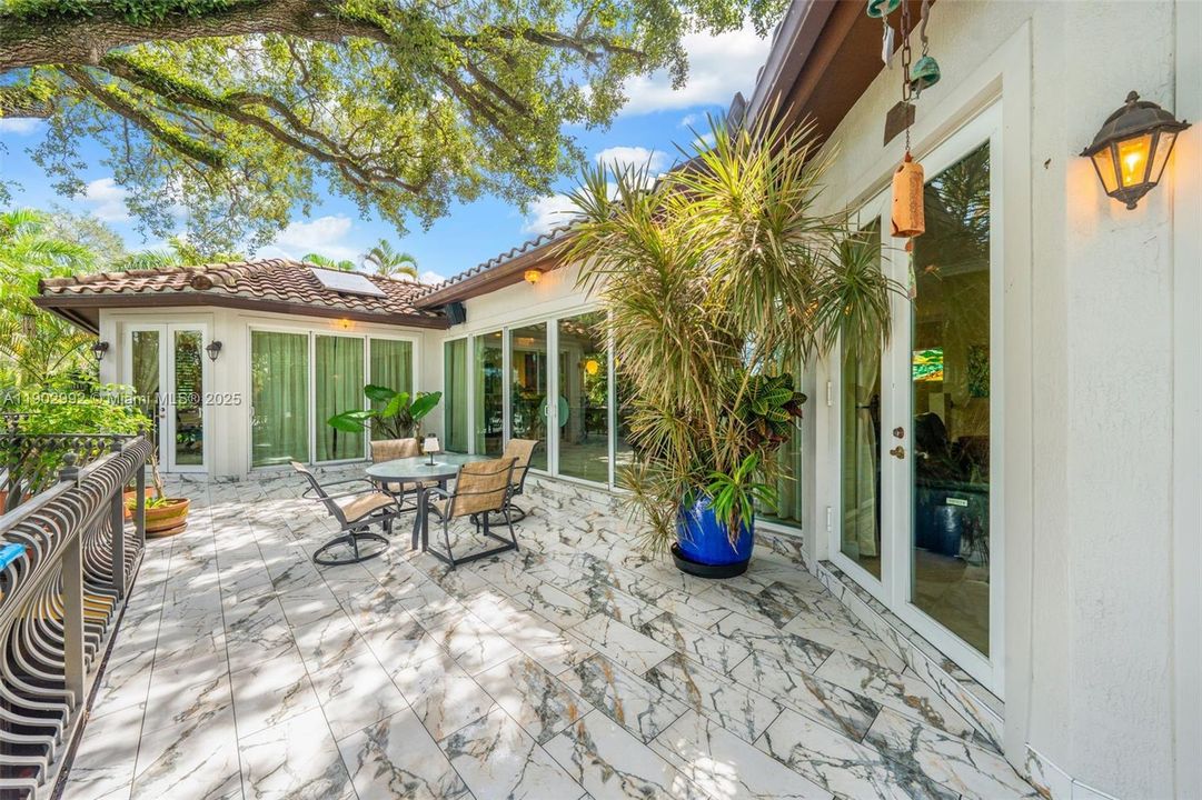 For Sale: $3,125,000 (4 beds, 5 baths, 3771 Square Feet)