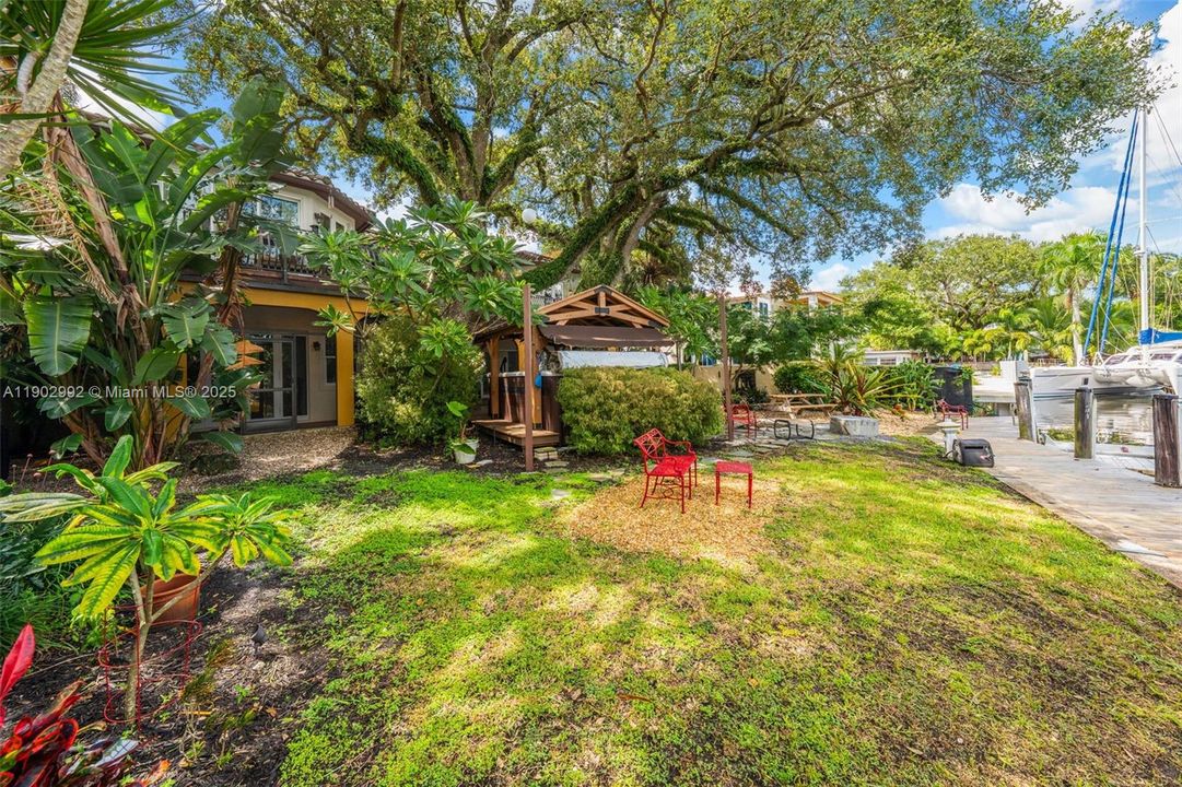 For Sale: $3,125,000 (4 beds, 5 baths, 3771 Square Feet)